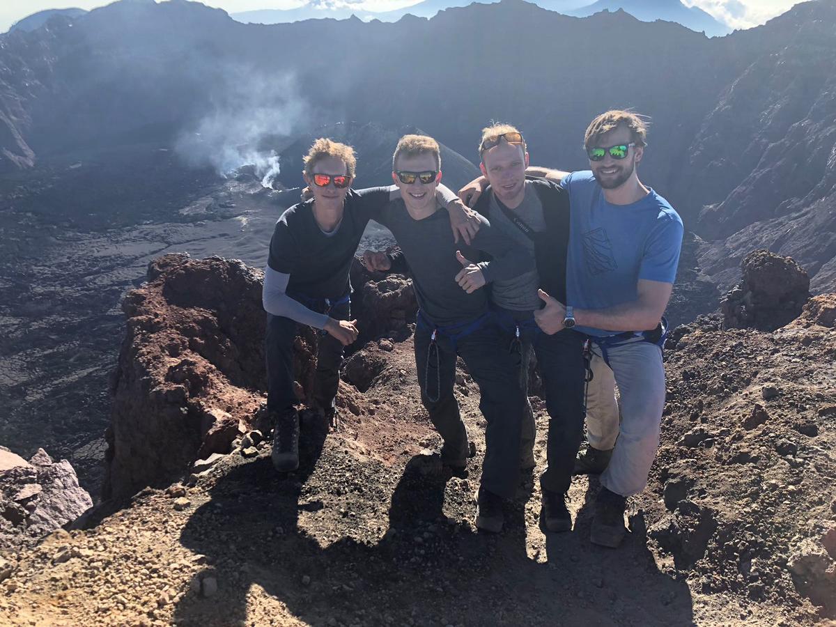 Thalia Homestay & Ijen Bromo Tour بانيووانجى المظهر الخارجي الصورة