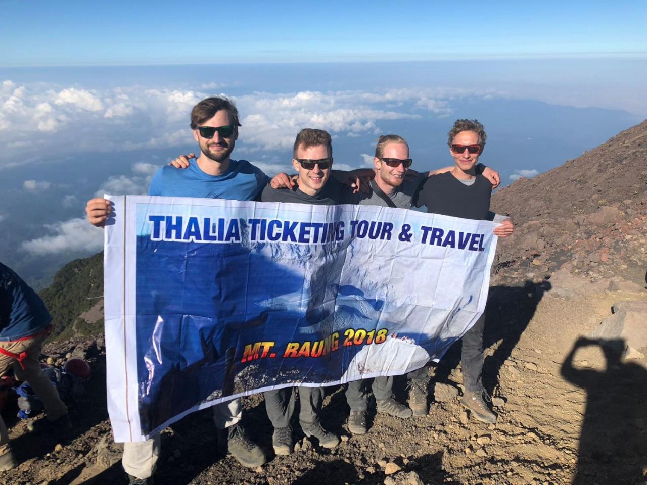 Thalia Homestay & Ijen Bromo Tour بانيووانجى المظهر الخارجي الصورة