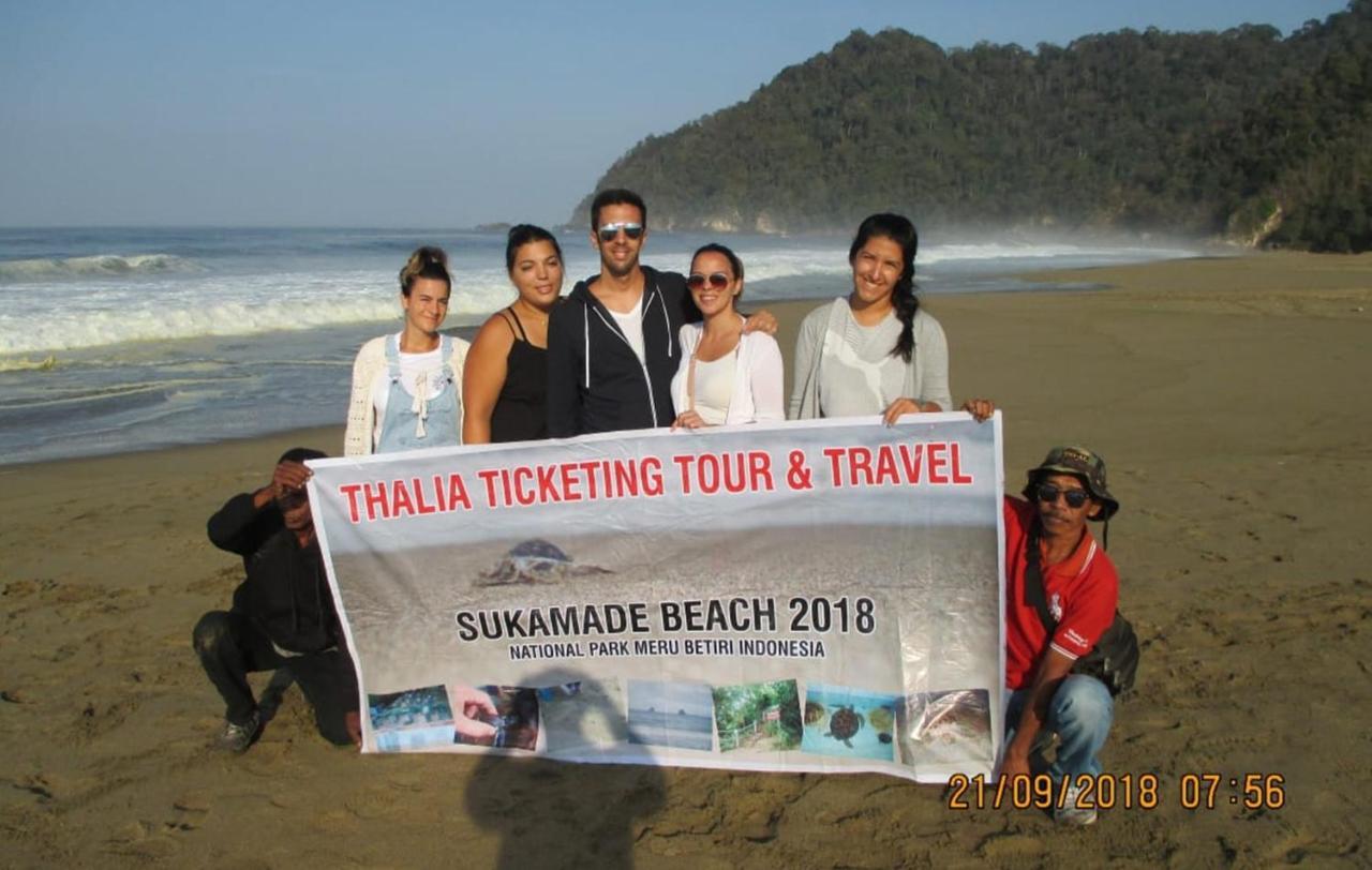 Thalia Homestay & Ijen Bromo Tour بانيووانجى المظهر الخارجي الصورة